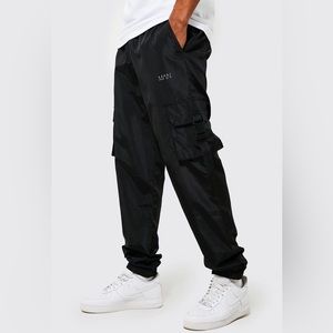 Black cargo pants size Medium